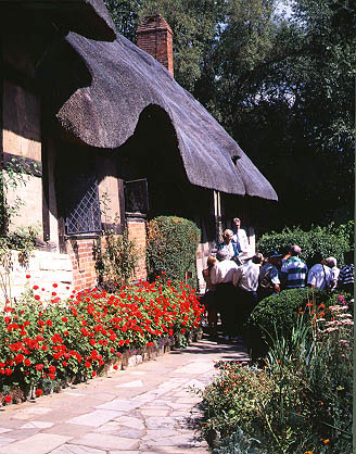 Anne Hathaway's Cottage is in Shottery, a hamlet within the parish of Stratford 
  but just over a mile from the town centre. 