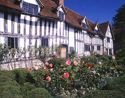 The former Mary Arden's House, has been re-named Palmer's, after Adam Palmer, 
  now identified as its owner in the 1570s and 1580s.<br>
